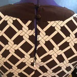 Brown and white v-neck pleated waist sun dress